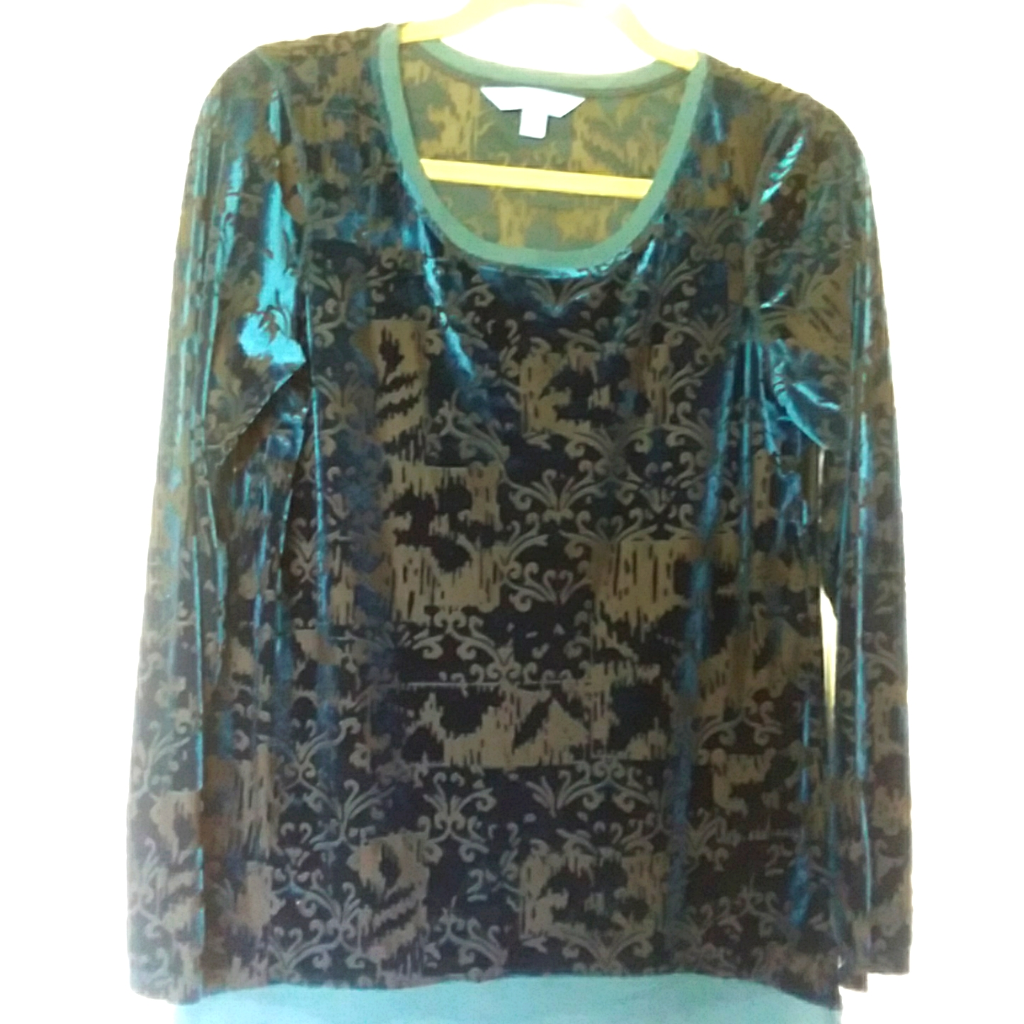Simpy Vera Vera Wang Elegant Top In Size Medium.